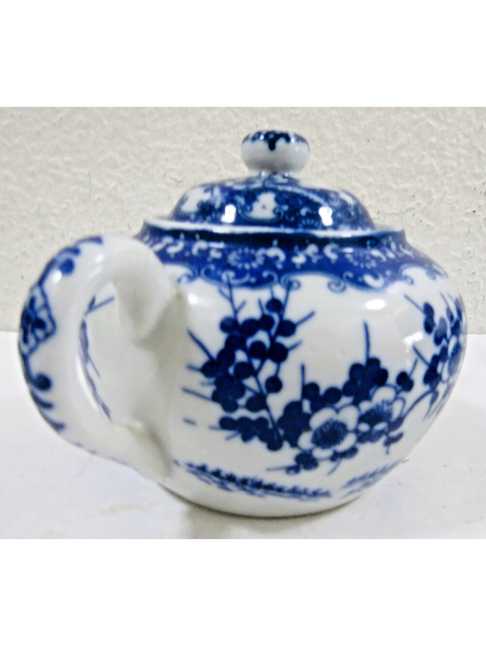 Lot of 14 Vintage Japanese Porcelain Blue and White Cherry Blossom Pattern - Picture 8 of 16
